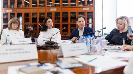 Масштабный круглый стол о психологическом здоровье детей и безопасности искусственного интеллекта - прошел в Москве 14 апреля 20