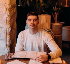 Лев Ефремов объясняет, как отличить полезные отзывы от информационного шума