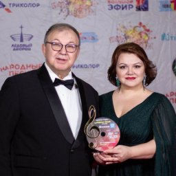 Их "Бородато" взорвало Ледовый дворец: Суховы &mdash; победители премии