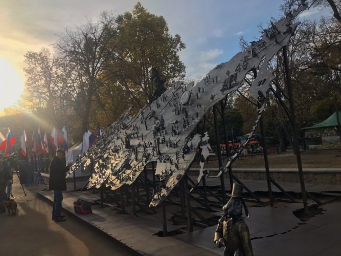Крым стал площадкой для торжественного открытия обновленного арт-объекта Время России
