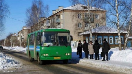 Пассажиры Березовского терпят неудобства из-за провалов в перевозках и молчания мэра